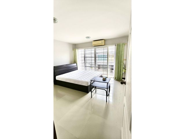 ขายบ้าน 2 ชั้น หมู่บ้านรมย์นลิน เนื้อที่ 23.5 ตร.วา 4 ห้องนอน ใกล้ รพ.กรุงเทพระยอง อ.เมือง จ.ระยอง