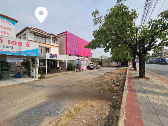 Home Office สำนักงาน ติดถนนร่มเกล้า ช่วงต้น 3 ชั้น 57.5 ตร.ว. ที่จอดรถ 6