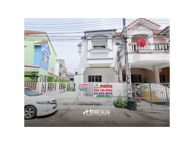 ทาวน์โฮม 2 ชั้นครึ่ง หมู่บ้านศุภาวัฒน์ อำเภอเมือง ปทุมธานี (รีโนเวทหลังริม)