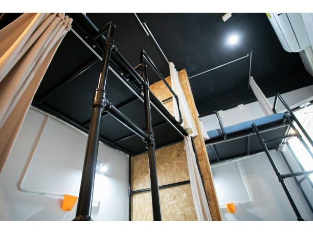 Prime Turnkey Hostel for Sale with Guaranteed Income on Wua Lai Walking Street Exclusive Investment Opportunity: We are