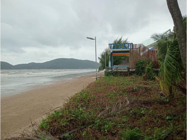 ที่ดินติดทะเล หน้ากว้าง หาดเจ้าหลาว