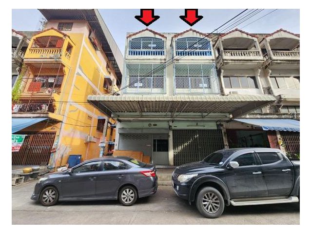 ขายอาคารพาณิชย์ ต่อเติมแล้ว หลังมุม 3.5 ชั้น 2 ห้องตีทะลุ