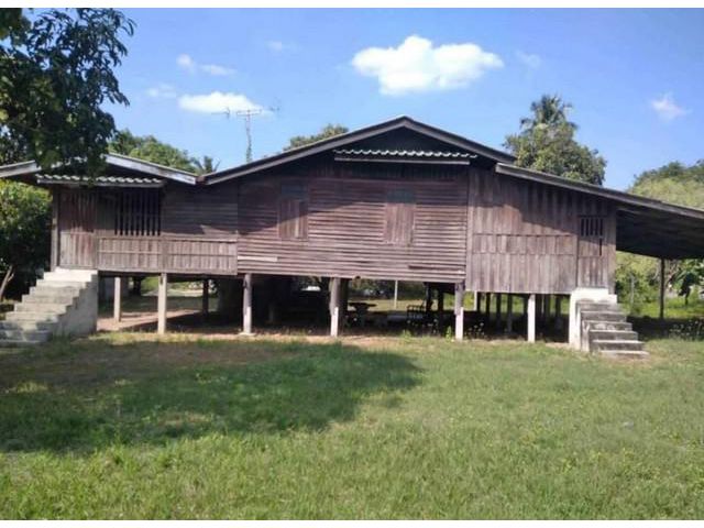 ขายที่ดินแปลงสวย ทำเลดี พร้อมสิ่งปลูกสร้าง บ้านสวน ชลบุรี