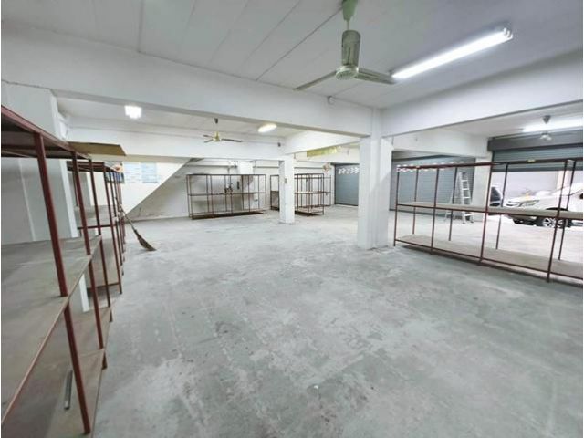 ทะลุกัน กว้างขวาง MRT จรัญฯ 13 1กม. ให้เช่าอาคารพาณิชย์ 3 คูหา