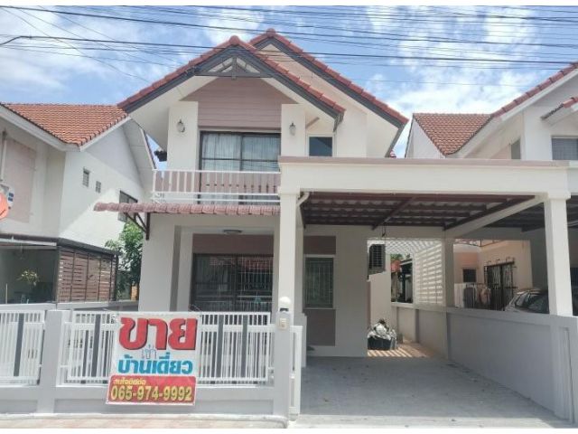ขาย บ้านน่าอยู่ ใจกลางเมือง หมู่บ้านโฮมทาวน์ ศรีราชา