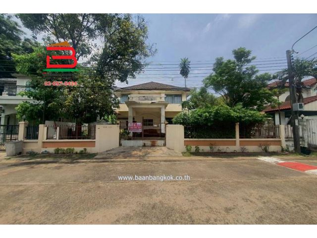 บ้านเดี่ยว หมู่บ้าน ชลลดา รามอินทรา เนื้อที่ 75 ตรว. ถนนรามอินทรา แขวงคันนายาว เขตบางกะปิ กรุงเทพฯ