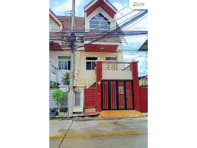 ทาวน์โฮม 3 ชั้น ลาดพร้าว กรุงเทพ ให้เช่า