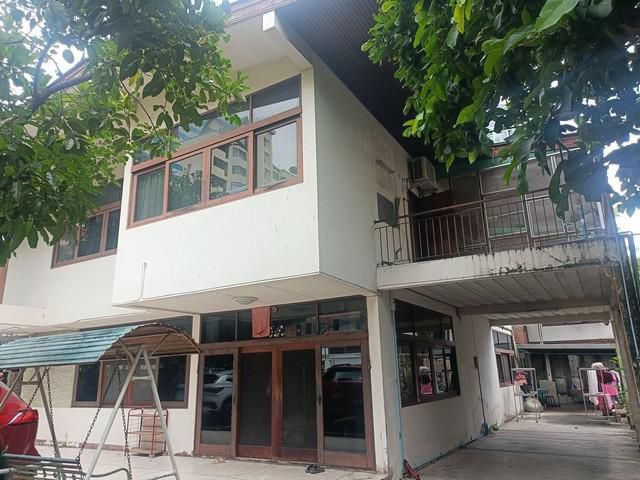 P1131 ให้เช่าบ้านเดี่ยว ถนน สันติภาพ แขวงสี่พระยา เขตบางรัก
