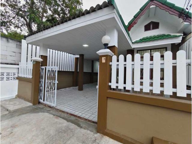 TH68 ขายทาวน์เฮ้าส์ ห้วยใหญ่บ้านหลังมุม ปรับปรุงใหม่ (รีโนเวททั้งหลัง)