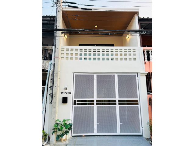 ขายบ้านทาวน์โฮม รีโนเวทใหม่พร้อมอยู่หมู่บ้านบัณฑิตโฮม วิภาวดี–รังสิต 76