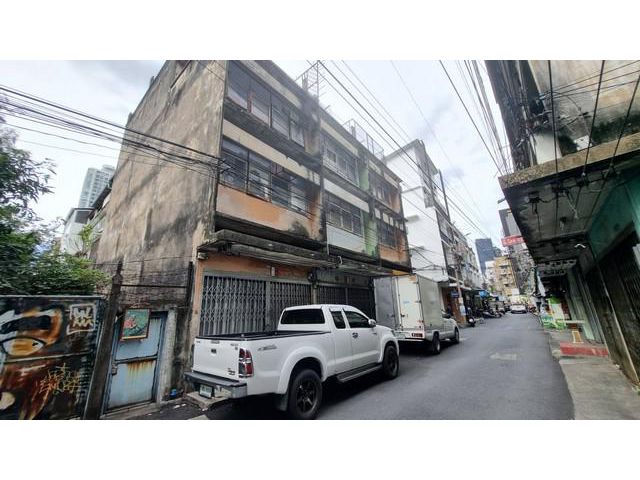 ขายอาคารพาณิชย์บางรัก 3 ชั้น 2 คูหา ใกล้ BTS ศาลาแดง ราคา 20 ล้าน