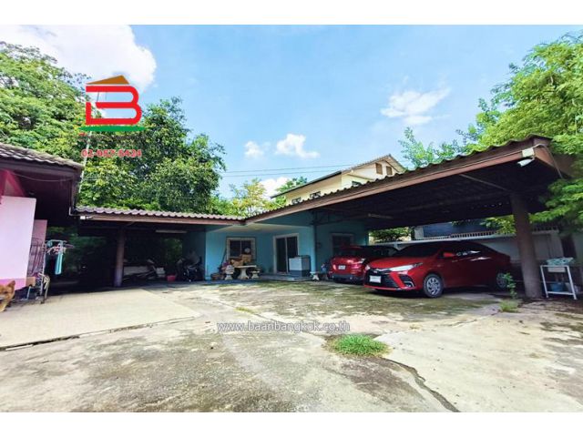 ที่ดินแถมบ้านเดี่ยว 1 ชั้น ซอยโรงเรียนศรีดรุณ ถนนเทพารักษ์ เนื้อที่ 308 ตรว. ตำบลบางพลีใหญ่ อำเภอบางพลี จังหวัดสมุทรปราก