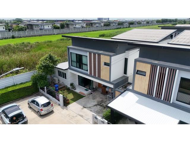 ขายขาดทุน ถูกสุดในโครงการ  บ้านหลังมุม ต่อเติมครบ สภาพนางฟ้า พร้อ