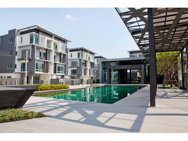Home Office บีสแควร์ BSquareพระราม9-เหม่งจ๋าย 4ชั้น 500sq.m.