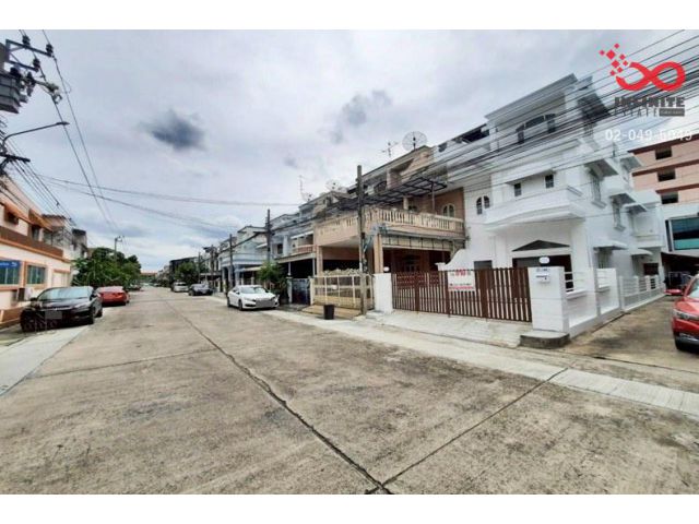 ขายทาวน์โฮม 3ชั้น แกรนด์วิลเลจ ลาดพร้าว 80/3 วังทองหลาง ใกล้รถไฟฟ้า