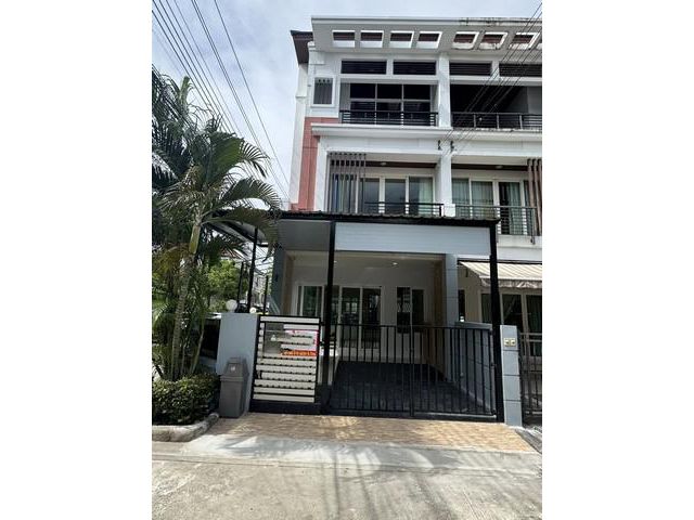 ให้เช่าทาวน์เฮ้าส์ บ้านกลางเมือง เออร์บาเนี่ยน พระราม 9-ลาดพร้าว