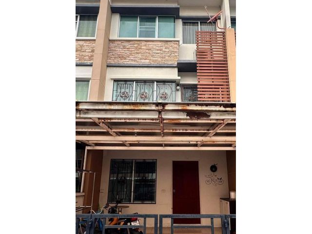 ขายทาวน์โฮม 3 ชั้น หมู่บ้านทาวน์พลัส เกษตร-นวมินทร์