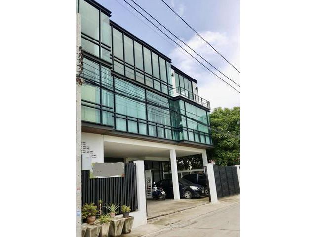 โกดังอาคารสำนักงาน โพธิ์แก้ว 500ตร.ม. ลาดพร้าว101