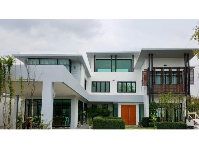 U1379 ให้เช่าบ้านเดี่ยว 2 ชั้น บ้านใหญ่มีพื้นที่เยอะเกือบ1ไร่ บ้านสวยโมเดิร์น ทำเลติดถนนกาญจนาภิเษก-ตลิ่งชัน ติดถนนใหญ่