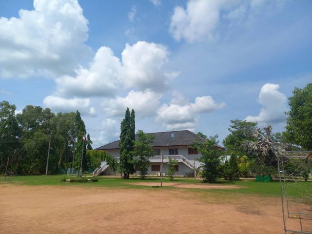 ขายที่ดิน17ไร่1งาน72ตรว.พร้อมอาคาร9หลัง