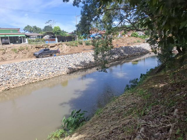ที่ดิน 2-2-3 ไร่ ติดน้ำลำตะคองยาว 140 เมตร ในตลาดปากช่อง ห่างมิตรภาพเพียง 400 เมตร มีต้นไม้ใหญ่เยอะ ขายวาละ 30,000 บาท