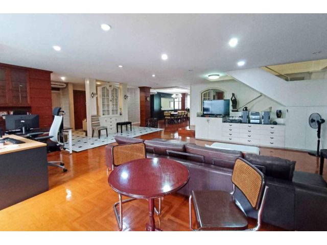 ขายด่วน Duplex Penthouse หรูใจกลางสุขุมวิท 24 พรีเมียร์ คอนโดมิเนียม ใกล้ BTSพร้อมพงษ์ เพียง 300 เมตร