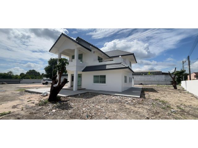 บ้านพร้อมโกดัง เมืองชลบุรี ที่ดินใหญ่ 567 ตร.ว. รีโนเวทใหม่