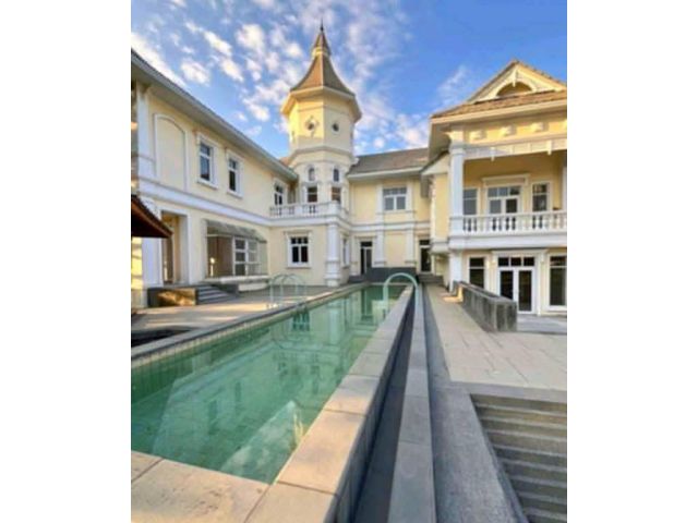 The Royal Residence เกษตร - นวมินทร์ 4 ห้องนอน 7 ห้องน้ำ 2 ห้องเอนกประสงค์ เนื้อที่ 405.20 ตารางวา พร้อมสระว่ายน้ำ