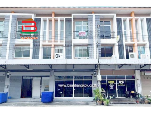 อาคารพาณิชย์ หมู่บ้าน ไอลีฟ ทาวน์ ลำลูกกาคลอง 3 เนื้อที่ 19.1 ตรว. ถนนเลียบคลองสาม ต.ลาดสวาย อ.ลำลูกกา จ.ปทุมธานี