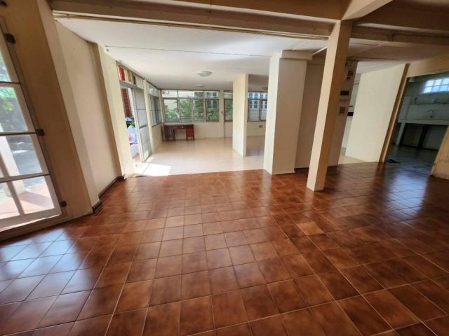 Houos without furniture for rent at Sukhumvit 93