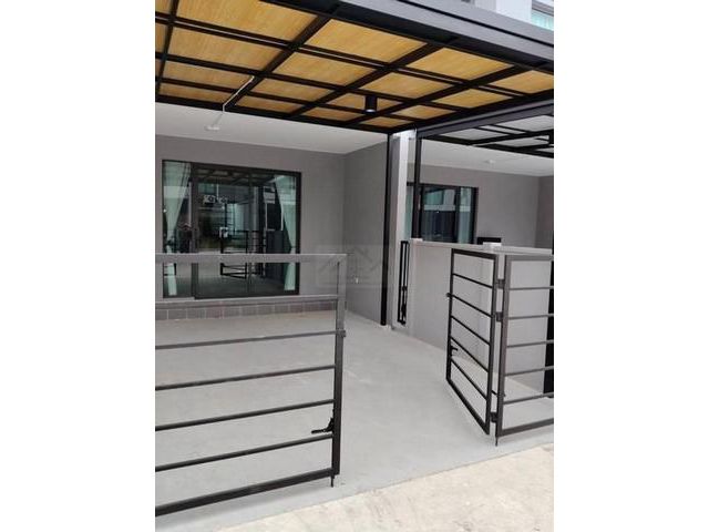 เช่า ทาวน์โฮม พร้อมอยู่ โครงการ พลีโน่ สุขุมวิท บางนา2 ใกล้เมกะบางนา เดินทางสะดวก