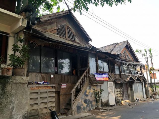 ขายด่วน ที่ดินพร้อมสิ่งปลูกสร้างอำเภอเมือง จังหวัดลำปาง ติดริมน้ำวังและถนนใหญ่ใกล้จวนผู้ว่าฯ ตลาดรัษฎา