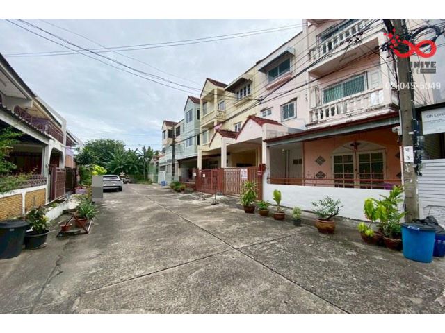 ขายทาวน์เฮาส์ 3.5ชั้น 27ตร.วา ลาดพร้าววังหิน-โชคชัย4 ใกล้ MRT