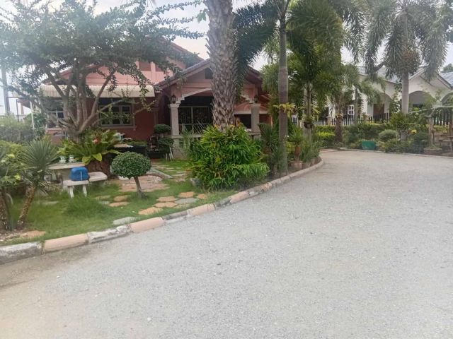 ที่ดินพร้อมบ้านใกล้เลี่ยงหนองมน 179ตรว. 6.5ล้าน ต.เหมือง อ.เมือง จ.ชลบุรี ที่ดินแปลงใหญ่มีบ้าน1หลัง มี2ห้องนอน 2ห้องน้ำ