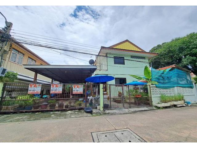 ขายบ้าน หมู่บ้านร่มเย็น 3 ชุมชนเฟื่องฟ้า ถนนสุขุมวิท เมืองสมุทรปราการ เนื้อที่ 100 ตร.ว.