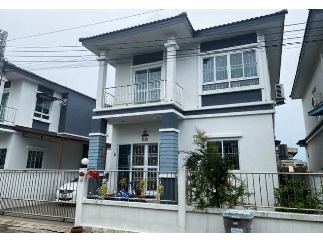 ขายบ้านแฝด หมู่บ้านพรหมศิริ เพชรเกษม 77 เนื้อที่ 33.6 ตร.ว. 2 ชั้น 3 นอน 3 น้ำ