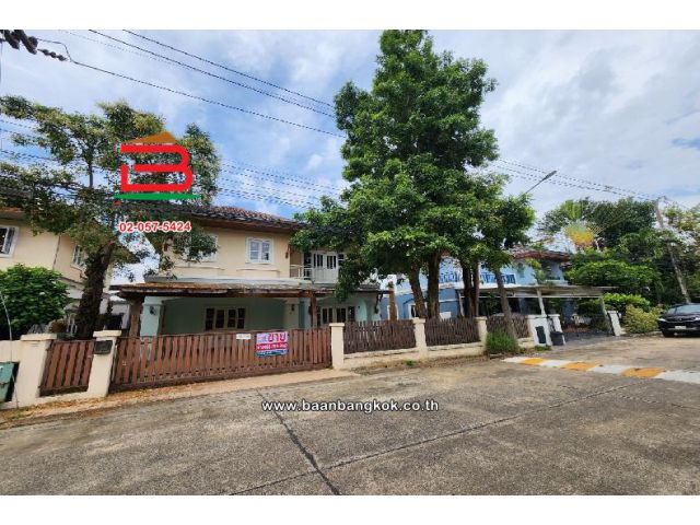 บ้านเดี่ยว โครงการ สโรชาการ์เด้นวิว หทัยราษฎร์-ลำลูกกา เนื้อที่ 72 ตารางวา ใกล้ตลาดมารวย ถนนลำลูกกา ตำบลบึงคำพร้อย อำเภอลำลูกกา จังหวัดปทุมธานี