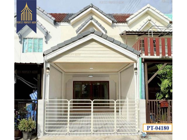 ทาวน์เฮาส์พร้อมจิตรห้องหัวมุมใกล้มอเตอร์เวย์