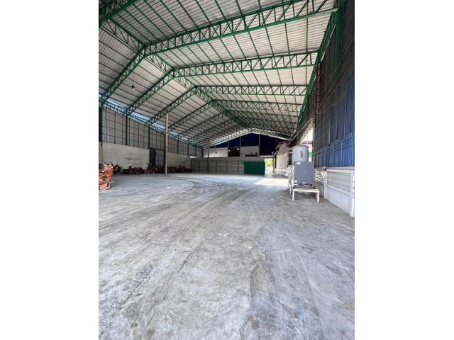ให้เช่าโกดัง 900 ตรม. อ.เมือง เพชรบุรี ทำเลทอง – ทำโรงงานได้ – ค่าเช่าถูกที่สุด!  ที่ตั้ง: ต.นาวุ้ง อ.เมือง จ.เพชรบุรี