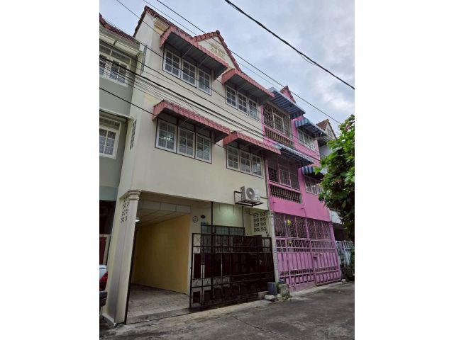ขายทาวน์เฮ้าส์ทำเลดี 3 ชั้น 21ตร.วา ซ.ศิริไพลิน จรัญสนิทวงศ์ 75 (แยก 19) หลัง สน.นครบาลบางพลัดใกล้ รพ.ยันฮี