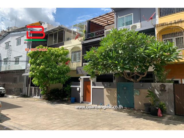 ขาย/เช่า ทาวน์โฮม 3 ชั้น ซอยสุขุมวิท 16 เนื้อที่ 14 ตรว. แขวงคลองเตย เขตพระโขนง กรุงเทพฯ