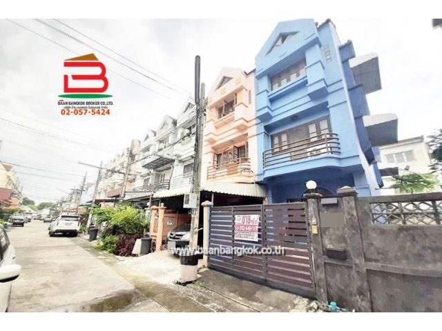 ทาวน์เฮาส์ หมู่บ้าน เกษราคลาสสิคโฮม ซอยเสรีไทย 81/2 เนื้อที่ 34 ตารางวา ใกล้สวนสยาม เขตบึงกุ่ม กรุงเทพมหานคร