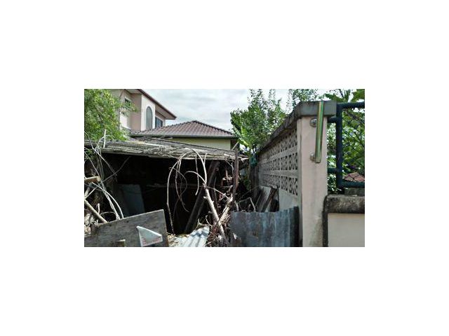 Sale Smaller plot of land for sale Suitable for build a house, residence 76  sqm. at BTS Samrong