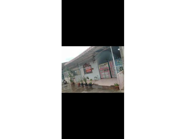 ทาวเฮ้าส์ห้องริม หน้าบ้านทิศตะวันออก 78/152 ม.นฤมล บางกุ้ง