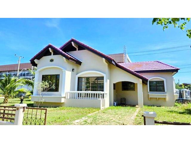 ถ.เพชรเกษม หาดชะอำ สระว่ายน้ำ ให้เช่าบ้าน 82ตร.วา. สยามเวเนเซีย 1