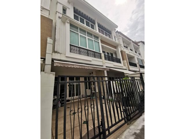 ขายทาวน์โฮม 3 ชั้น บ้านกลางกรุงพระราม3   Baan Klang Krung Rama 3 (ถนนยานนาวา)
