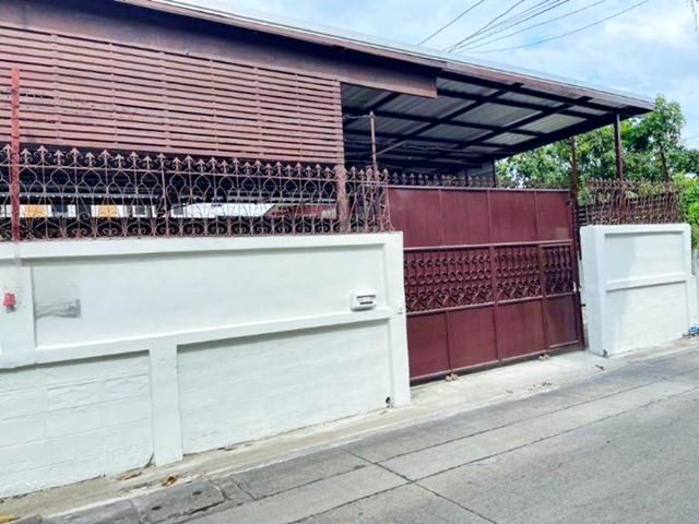 MRT ศูนย์ราชการนนทบุรี 400 ม. 302 ตร.ม. ซ. เรวดี 10-26  8ห้องนอน