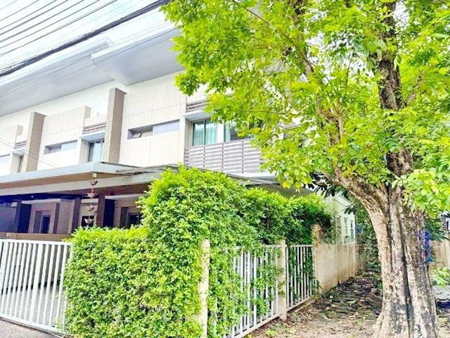 เมืองทองธานี  ทาวน์โฮม 2 ชั้น MRTแจ้งวัฒนะปากเกร็ด28  หลังมุม 34