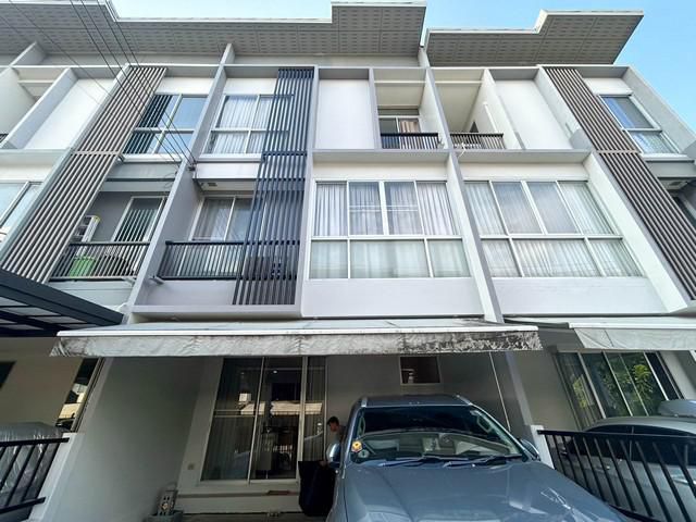 ขายบ้านทาวน์โฮม 3 ชั้น หมู่บ้าน สัมมากร อเวนิว รามอินทรา-วงแหวน