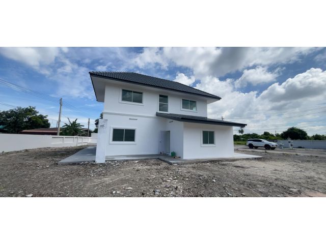 บ้านพร้อมโกดัง เมืองชลบุรี 567 ตร.ว. พื้นที่ใช้สอยครบ เหมาะอยู่อาศัย ออฟฟิศ หรือธุรกิจ